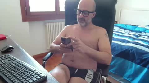 simi online show from 9, 5, 2026