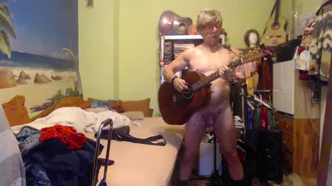 Snapshot of newsexerciser chatting on 5, 12, 2024 the hole wold is very horny online show from 5, 12, 2024