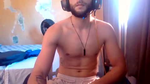 Snapshot of newt_easy chatting on 6, 7, 2026 Lucena BR online show from 6, 7, 2026