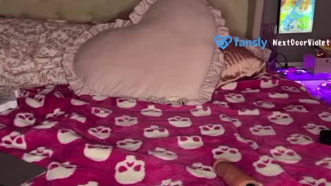 Snapshot of nextdoorviolett chatting on 11, 9, 2025 Violet online show from 11, 9, 2025