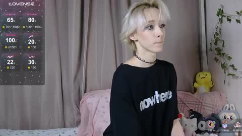 Snapshot of nextvibe1 chatting on 23, 11, 2025 NextVibe1 online show from 23, 11, 2025