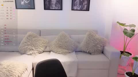 Snapshot of neythan__blaze chatting on 6, 11, 2025 online show from 6, 11, 2025