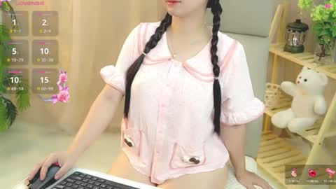 Snapshot of nhatlinhnguyen chatting on 30, 5, 2026 nhatlinhnguyen online show from 30, 5, 2026