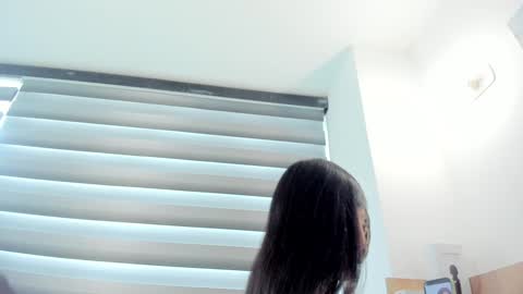 Snapshot of nia__white chatting on 6, 2, 2025 laura online show from 6, 2, 2025