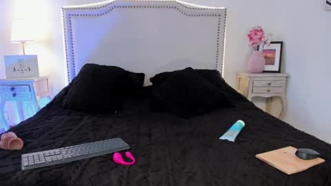 Snapshot of nia_malkova chatting on 23, 4, 2026 Nia Malkova online show from 23, 4, 2026