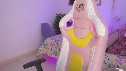 Snapshot of nia_mitsuki chatting on 7, 3, 2025 samanta online show from 7, 3, 2025