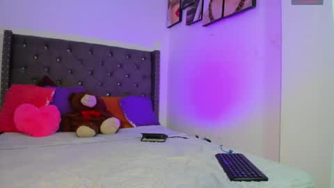 Snapshot of nia_seren chatting on 15, 4, 2026 Nia online show from 15, 4, 2026