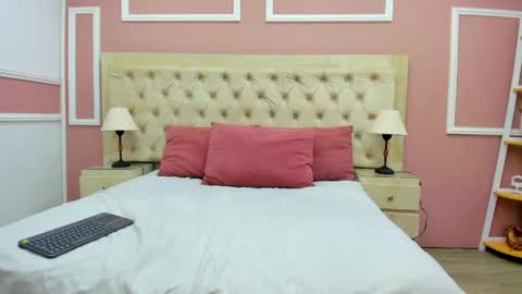 nia_taylorx online show from 30, 5, 2026