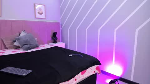 Nia velour online show from 3, 2, 2026