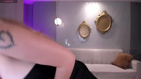 Snapshot of niaholland chatting on 19, 2, 2026 SQUIRTER DOLL online show from 19, 2, 2026