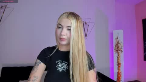 Snapshot of niaholland chatting on 6, 6, 2026 SQUIRTER DOLL online show from 6, 6, 2026