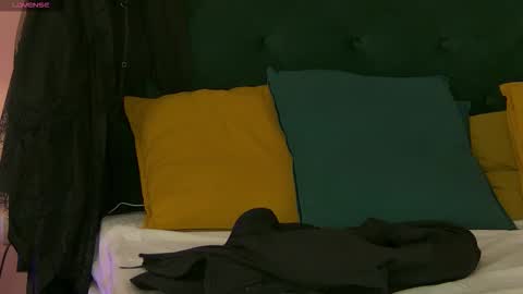 Nia MILF GRANNY MATURE online show from 14, 9, 2025