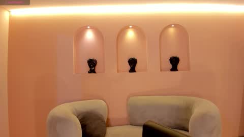 Snapshot of niasalvatore chatting on 19, 10, 2025 Call me Nia online show from 19, 10, 2025