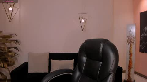 Snapshot of niasalvatore chatting on 13, 5, 2026 Call me Nia online show from 13, 5, 2026