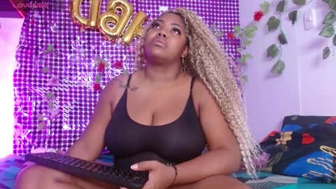 Snapshot of niawk_ chatting on 25, 9, 2025 Niawk online show from 25, 9, 2025