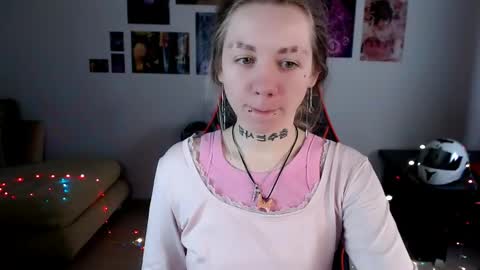 nica_kawaii online show from 13, 4, 2026