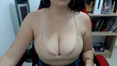 Snapshot of nice_saraa chatting on 12, 1, 2025 sara online show from 12, 1, 2025
