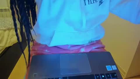 Snapshot of nicebrown chatting on 5, 2, 2025 Sfora online show from 5, 2, 2025