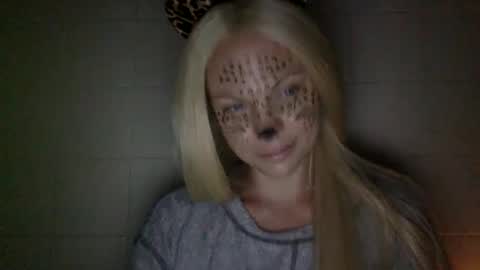 Snapshot of nicecolddrink2 chatting on 1, 10, 2025 Amber online show from 1, 10, 2025