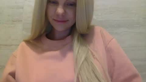 Snapshot of nicecolddrink2 chatting on 16, 10, 2025 Amber online show from 16, 10, 2025