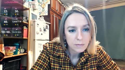 Snapshot of nicekat chatting on 8, 10, 2025 Kathrine online show from 8, 10, 2025