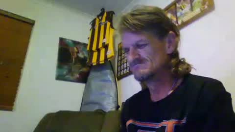 Snapshot of niceozziecockxxx chatting on 23, 2, 2025 Sexiishaine online show from 23, 2, 2025