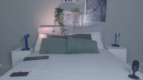 NICKI FOX  online show from 27, 11, 2025