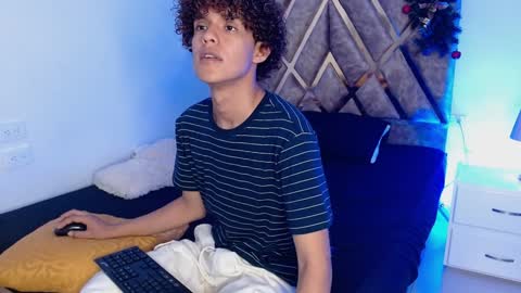 Nickolas Muoz online show from 25, 12, 2024