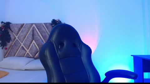 Nickolas Muoz online show from 5, 1, 2025