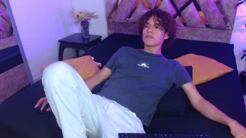 Nickolas Muoz online show from 1, 2, 2025