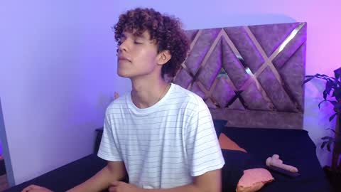 Nickolas Muoz online show from 2, 2, 2025