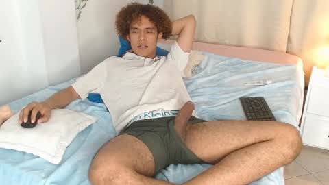 Nickolas Muoz online show from 4, 2, 2025