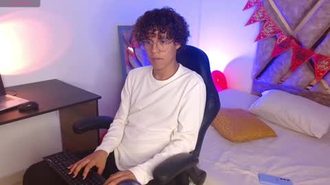 Nickolas Muoz online show from 17, 2, 2025