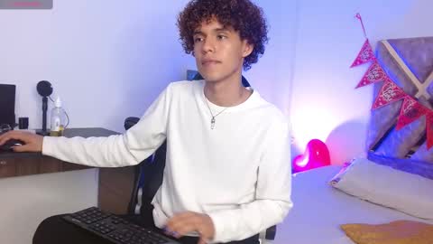 Nickolas Muoz online show from 17, 2, 2025