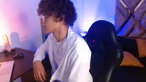 Nickolas Muoz online show from 20, 2, 2025