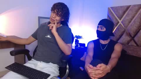 Nickolas Muoz online show from 23, 2, 2025