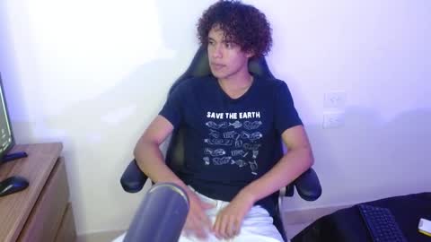 Nickolas Muoz online show from 10, 9, 2025