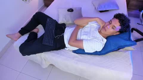 Nickolas Muoz online show from 15, 10, 2025