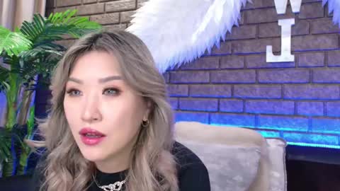 Snapshot of nicky_owl chatting on 28, 2, 2025 Today is my 41st birthday  And in 2 hours Im waiting for you on the stream Stock up on tokens and a good mood Nicky online show from 28, 2, 2025