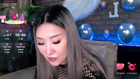 Snapshot of nicky_owl chatting on 16, 2, 2026 Today is my 41st birthday And in 2 hours Im waiting for you on the stream Stock up on tokens and a good mood Nicky online show from 16, 2, 2026