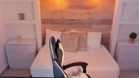 Nicky  online show from 1, 10, 2025