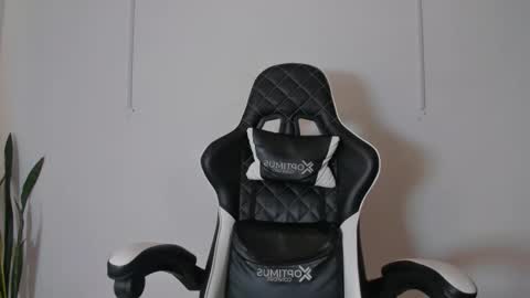 Nicky  online show from 27, 9, 2025