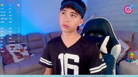 Snapshot of nico_cruz chatting on 17, 12, 2025 nico online show from 17, 12, 2025