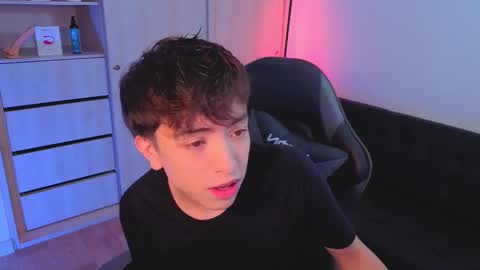 Nicolas online show from 3, 10, 2025