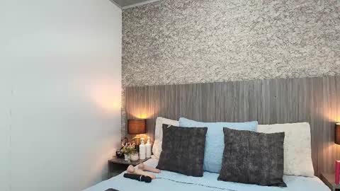 Nicol Alvarez online show from 9, 2, 2026