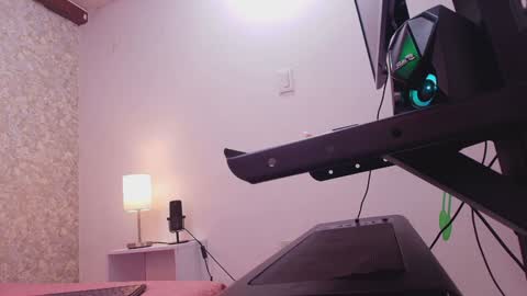 Nicol online show from 7, 1, 2025