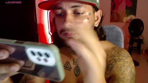 Snapshot of nicolas_torres99 chatting on 12, 1, 2025 nicolas online show from 12, 1, 2025
