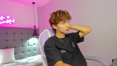 nicolasferrer18 online show from 1, 11, 2025