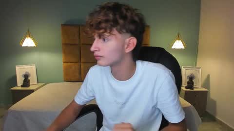 nicolasferrer18 online show from 15, 11, 2025