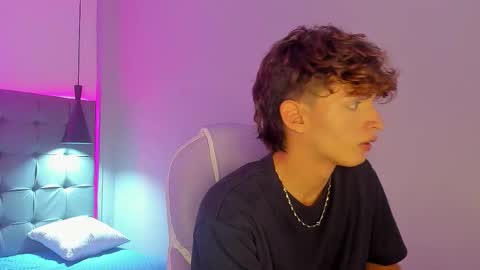 nicolasferrer18 online show from 30, 11, 2025